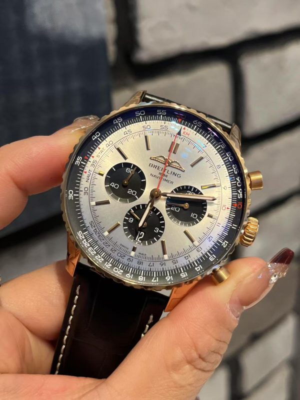 Breitling Navitimer Gold B01