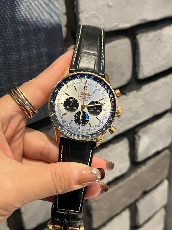 Breitling Navitimer Gold B01