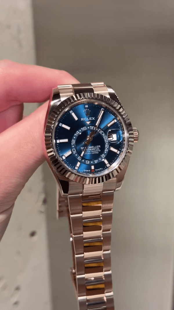 【Super Clone】RLX Sky-Dweller 42mm 336935-0001/0005 Rose Gold Blue Dial Oyster