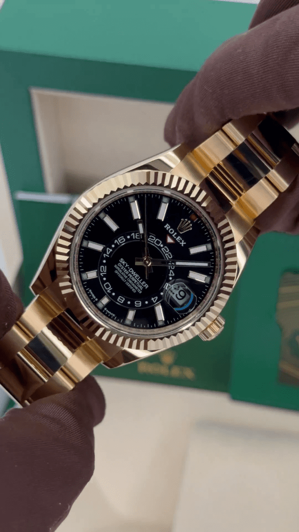 【Super Clone】RLX Sky-Dweller 42mm 336938-0002/0005 Yellow Gold Black Dial Oyster